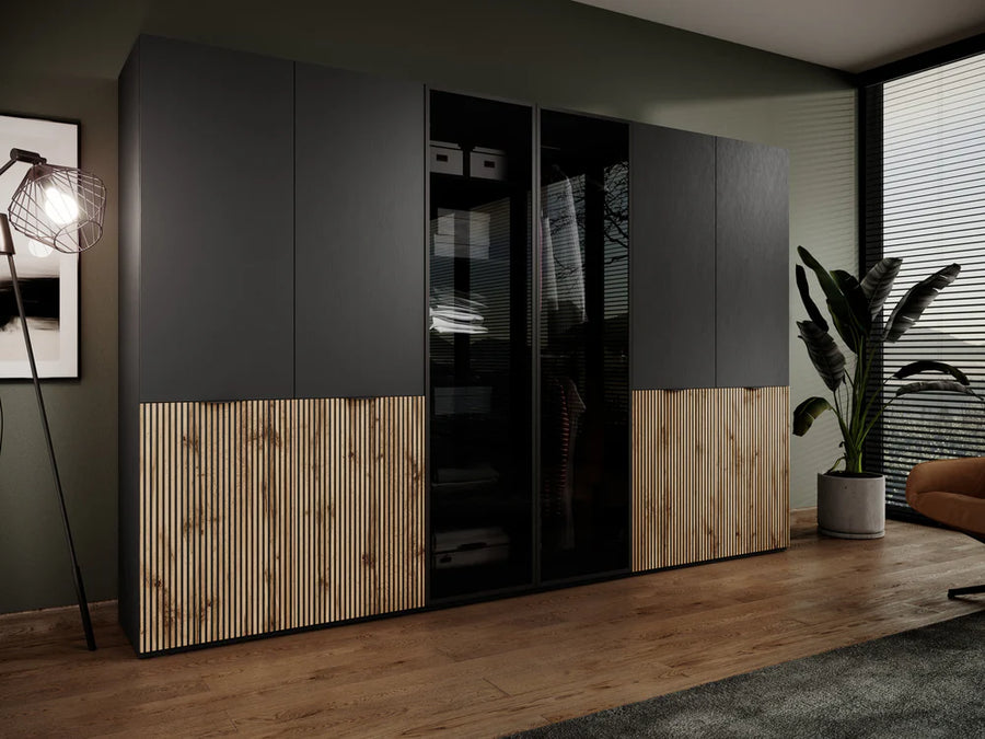 Kleiderschrank – Nordic – Stilvoller Stauraum mit Glasfronten und Lamellen-Design