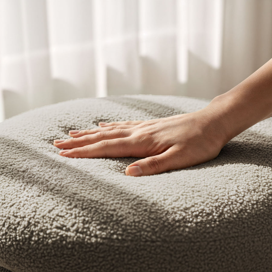 Sitzhocker – MOLLIS – Weiches Design mit praktischer Funktion