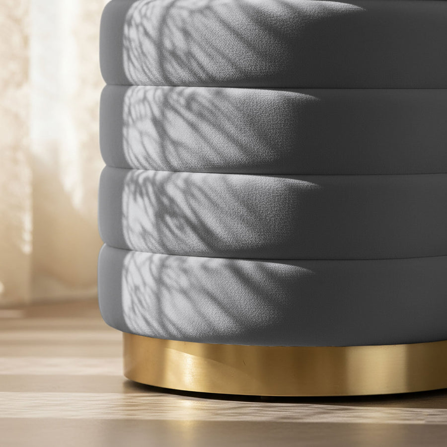 Sitzhocker – LUNA – Eleganter Samthocker mit praktischem Stauraum
