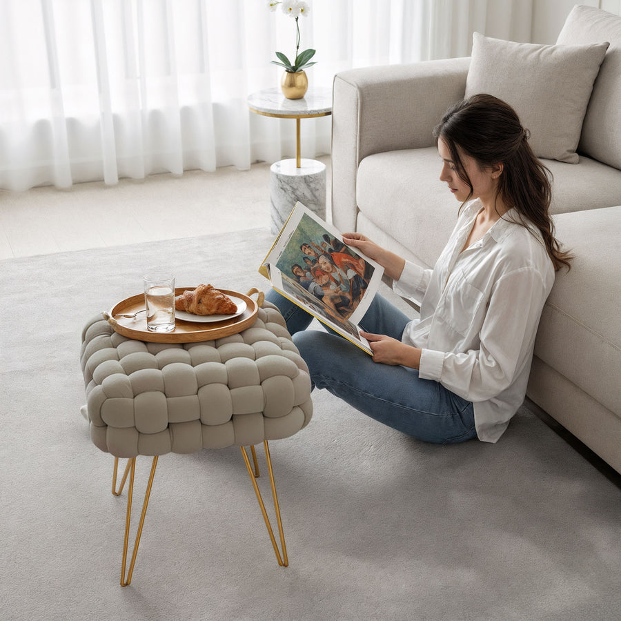 Sitzhocker – DOTTY – Geflochtener Samthocker im modernen Boho Stil