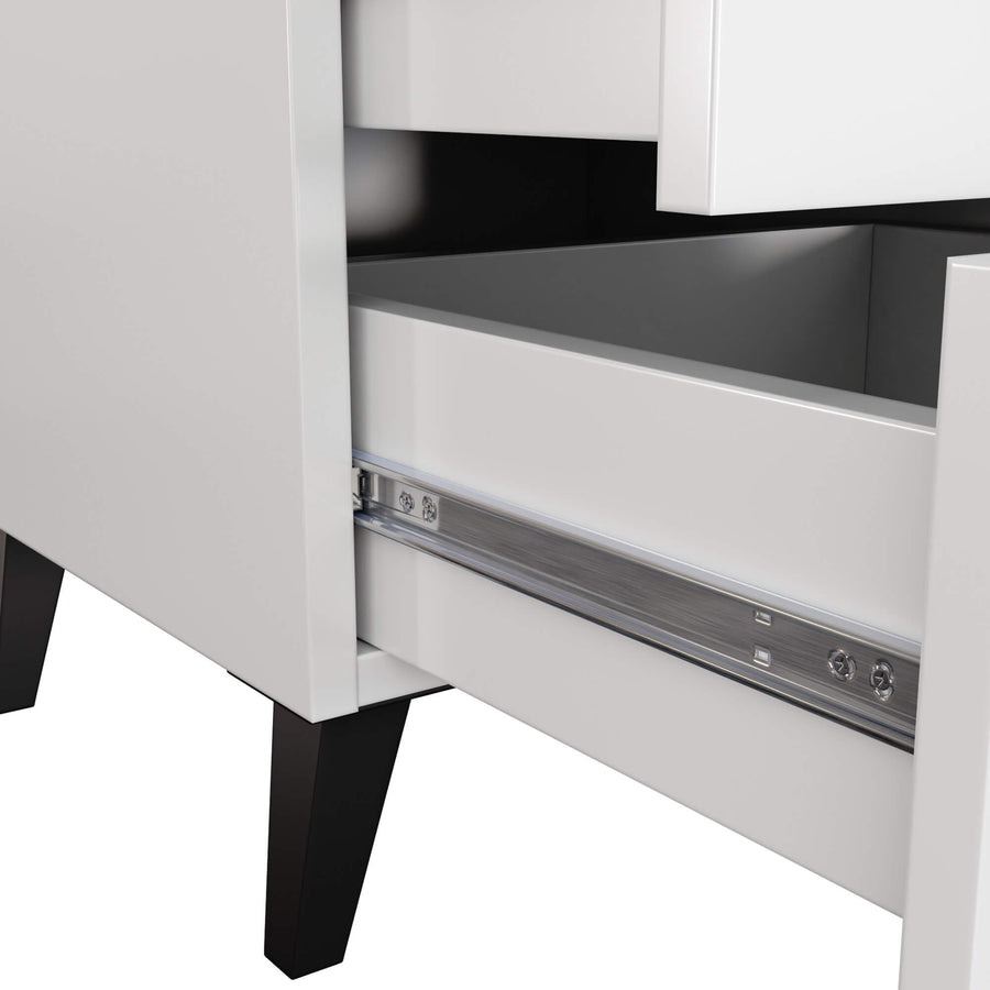 Nachttisch – MOBI – Moderner Beistellschrank mit drei Schubladen und elegantem Design