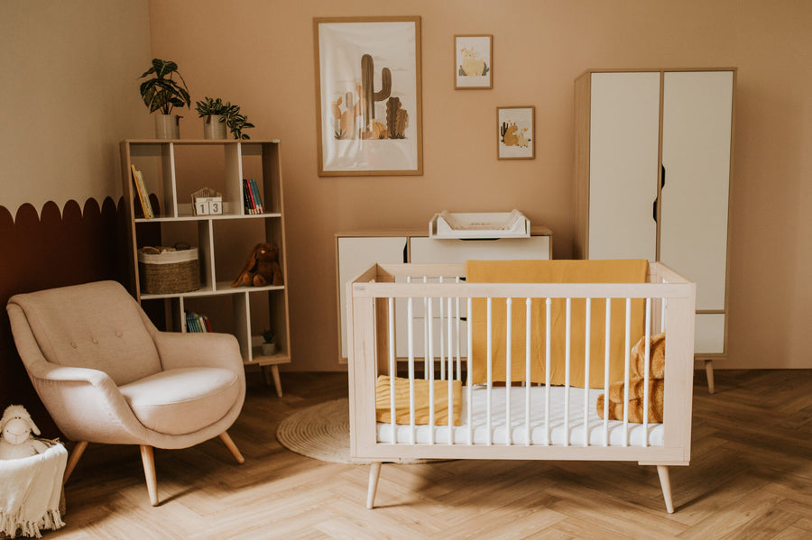 Babybett – SOFIE – Sicheres Kinderbett mit mitwachsender Funktion