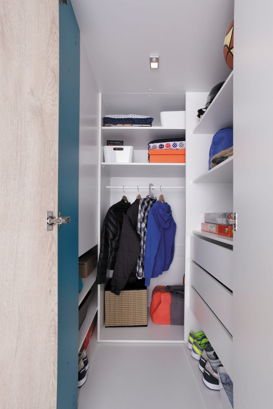 Kleiderschrank – PLANET System 01 – Moderne Garderobenlösung mit Stauraum
