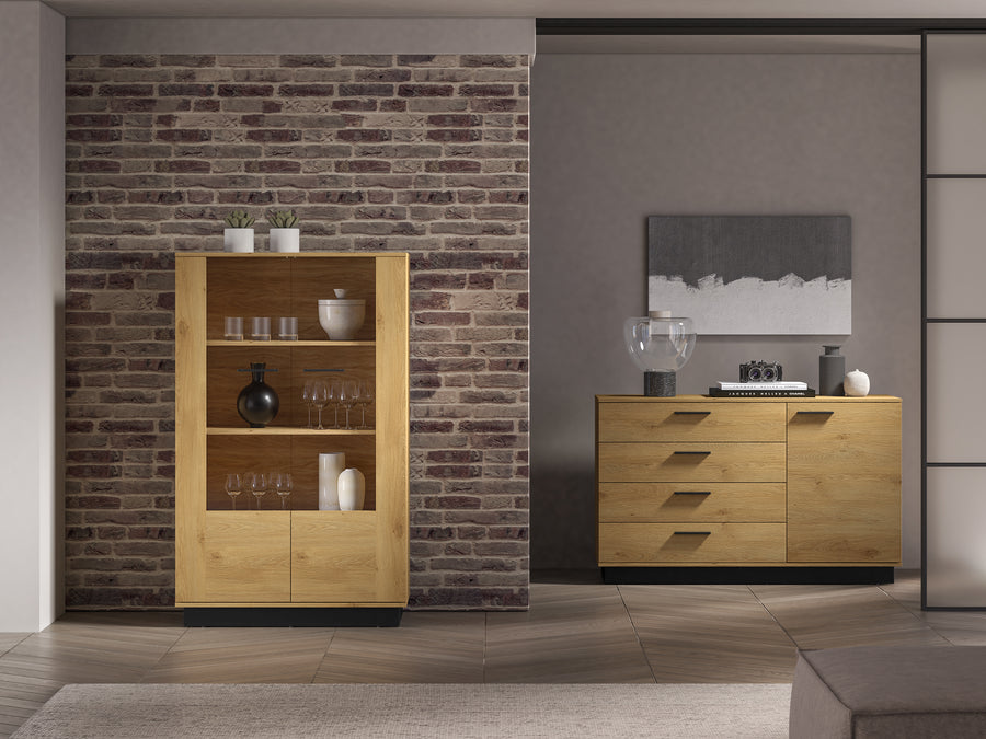 Vitrine – MODESTO 03 – Edle Eichenoptik mit stilvollen Glaseinsätzen