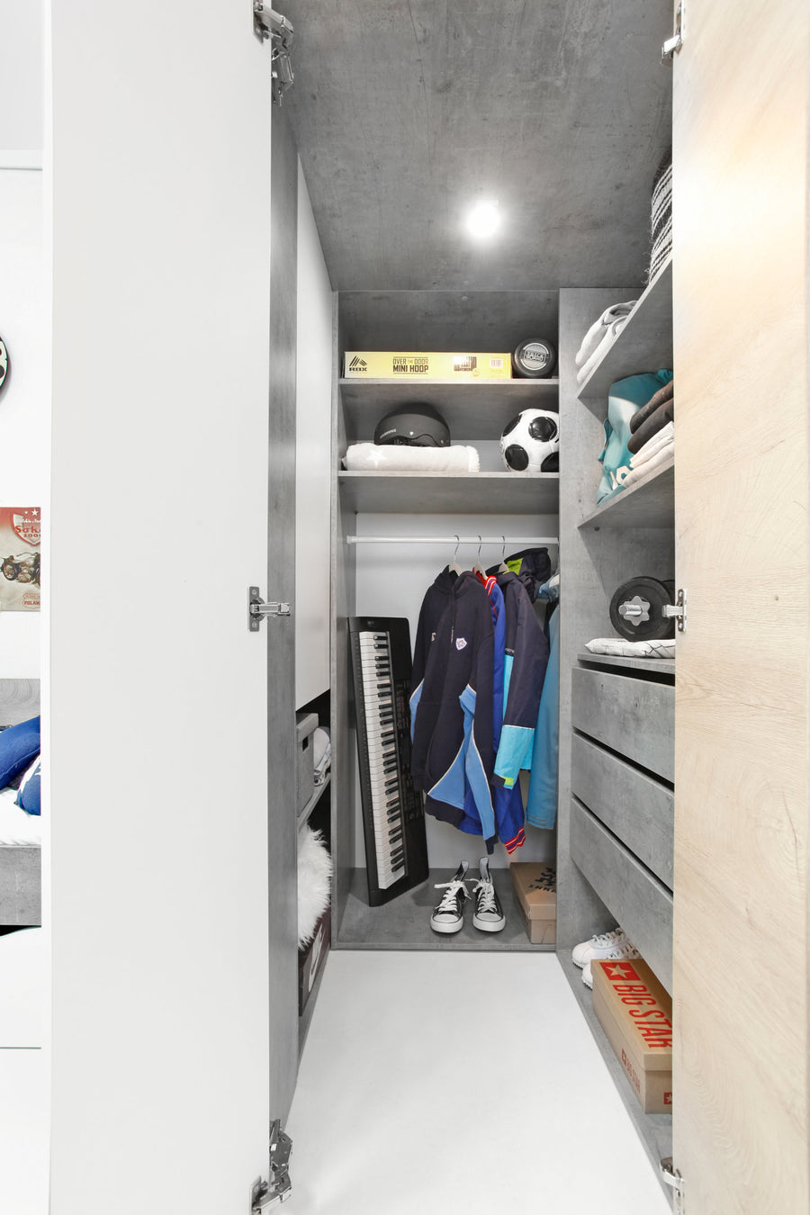 Kleiderschrank – SIGMA System 01 – Moderne Aufbewahrung für stilvolle Jugendzimmer