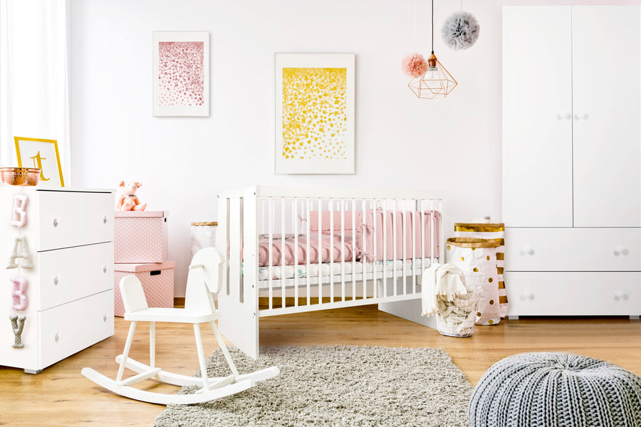 Kinderbett – PAULA – Zeitloses Babybett mit funktionalem Design
