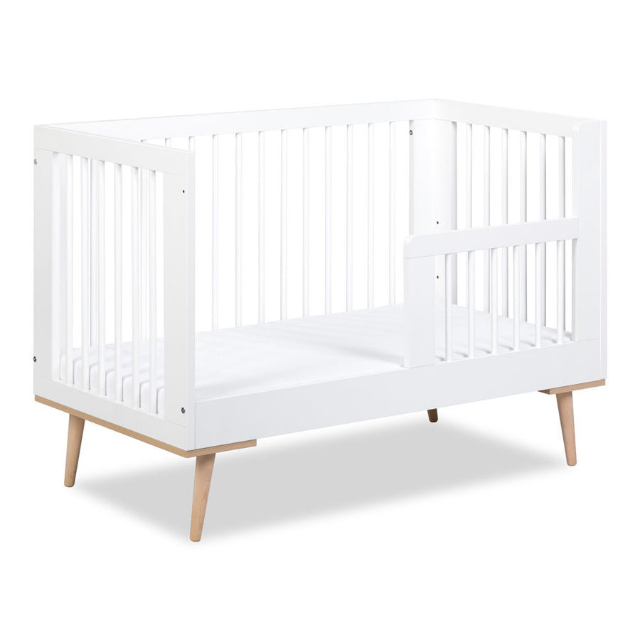 Babybett – SOFIE – Sicheres Kinderbett mit mitwachsender Funktion