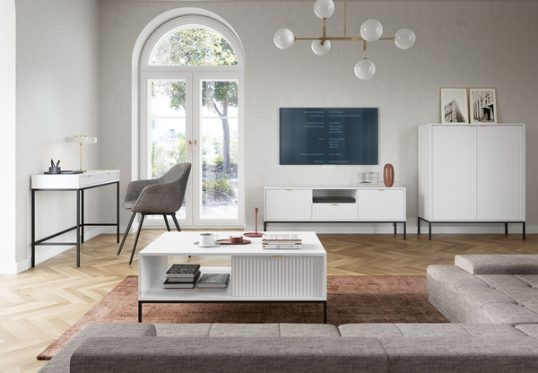 Wohnzimmer Set 4-teilig – Schminktisch – Couchtisch – TV Lowboard – Hochkommode / NOVA – Weiß – Modernes Stauraumensemble im strukturierten Rillen-Design