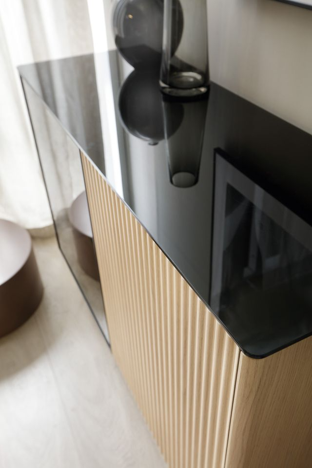Kommode – ORTA – KSZ157, stilvoller Stauraum mit LED-Beleuchtung