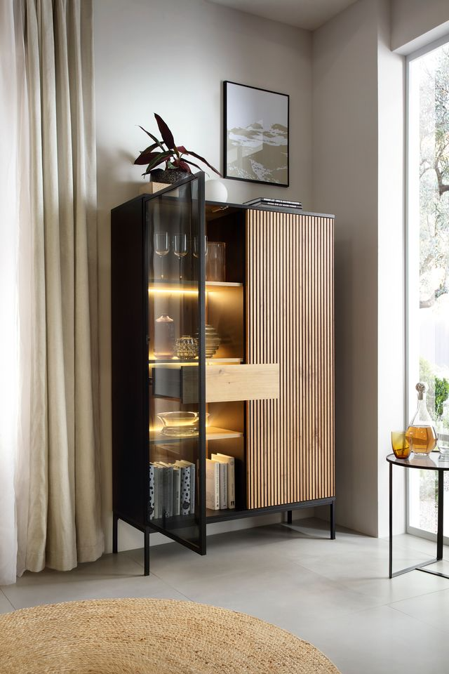 Vitrine – SENTO – WTSZ104 – Push-to-open System mit LED-Beleuchtung