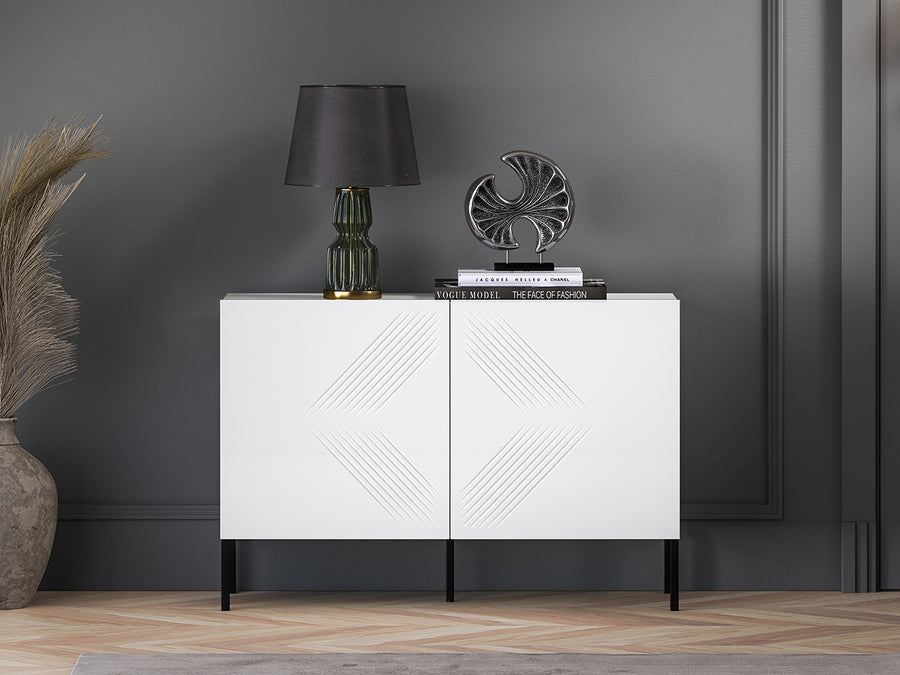 Kommode – CLEARING 03 – Moderne Midboard-Kommode mit geometrischer Fräsung