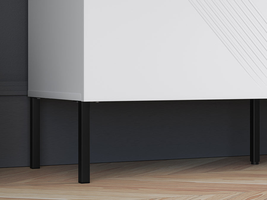 Kommode – CLEARING 03 – Moderne Midboard-Kommode mit geometrischer Fräsung