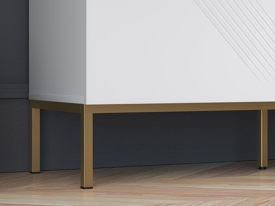 Kommode – CLEARING 03 – Moderne Midboard-Kommode mit geometrischer Fräsung