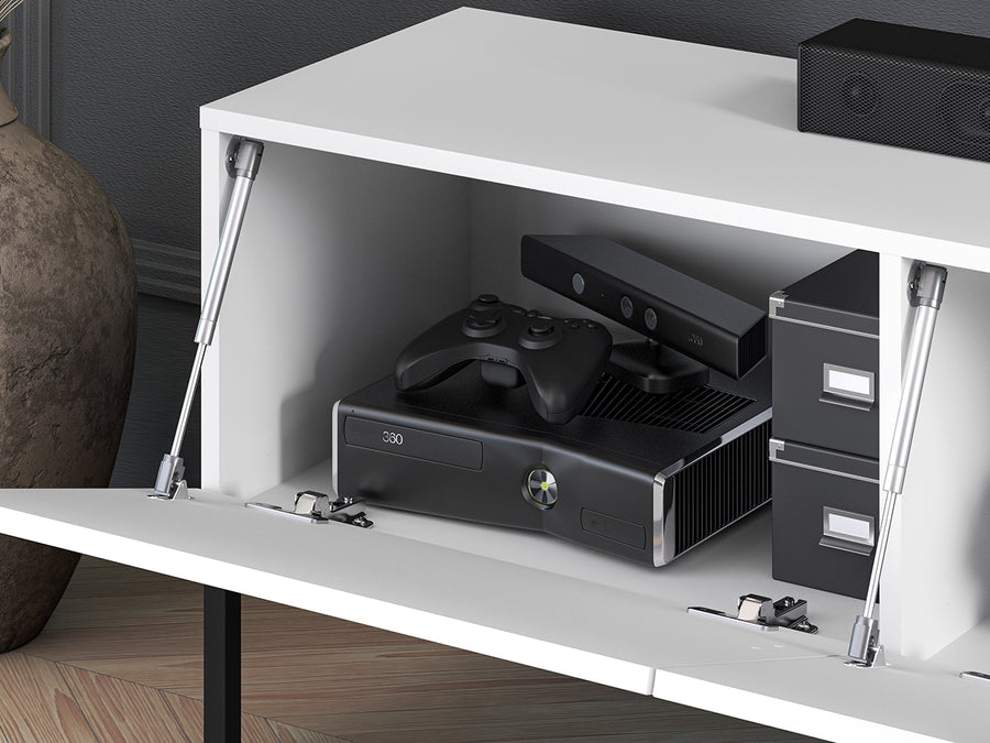 TV-Lowboard – CLEARING 04 – Moderne Medien-Bank mit geometrischer Fräsung