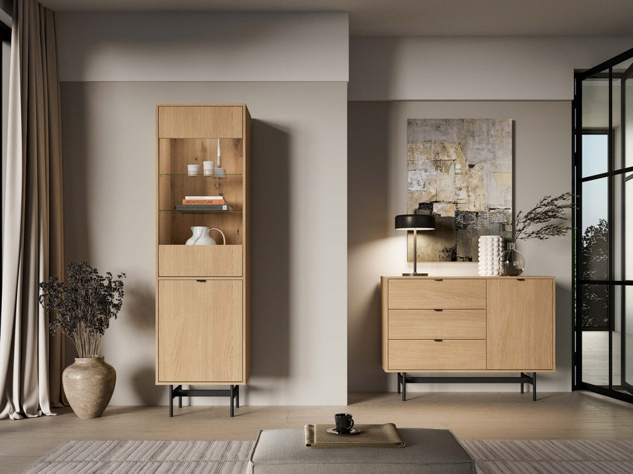 Vitrine – REYNOS 02 – Elegantes Stauraumwunder in natürlicher Holzoptik