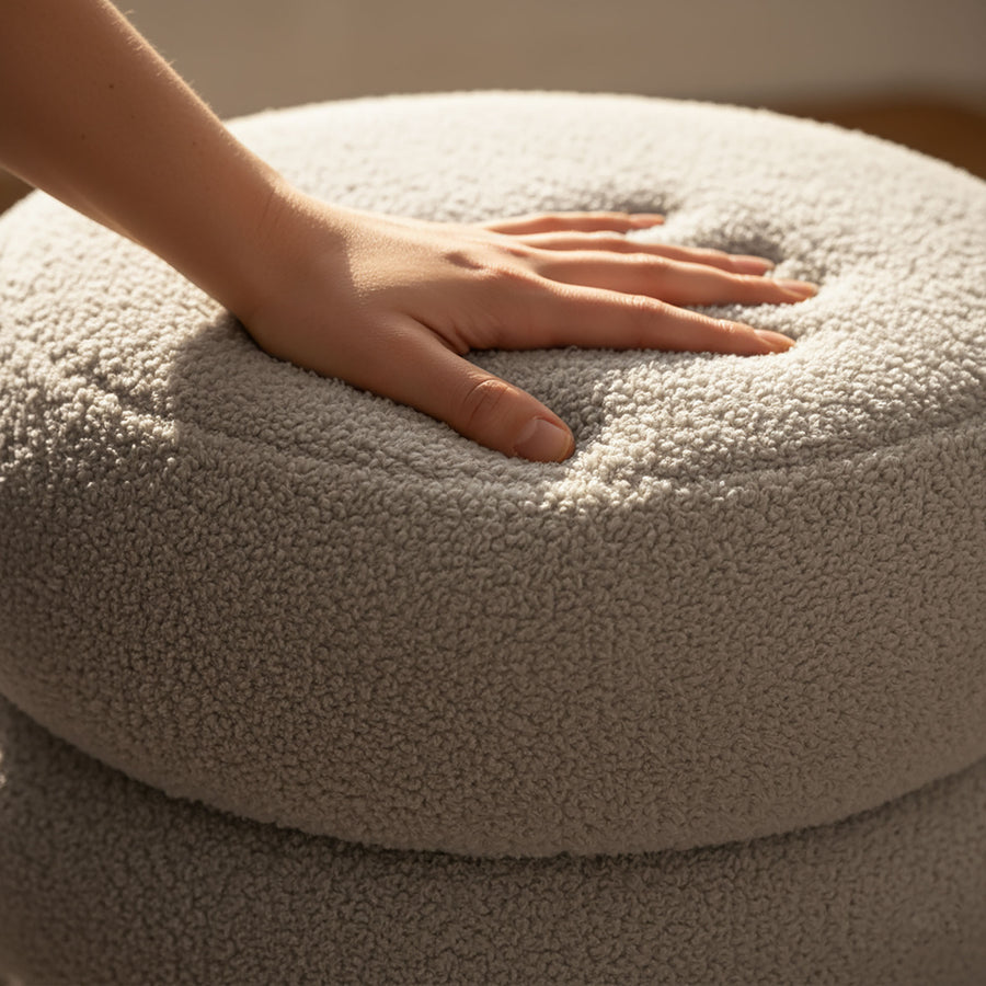 Sitzhocker – SNUGGO – Weicher Teddy Hocker mit Stauraum im modernen Design