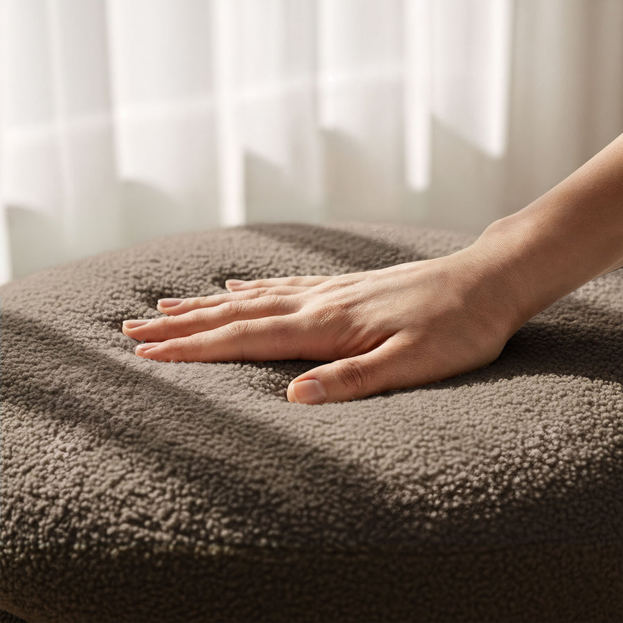 Sitzhocker – MOLLIS – Weiches Design mit praktischer Funktion