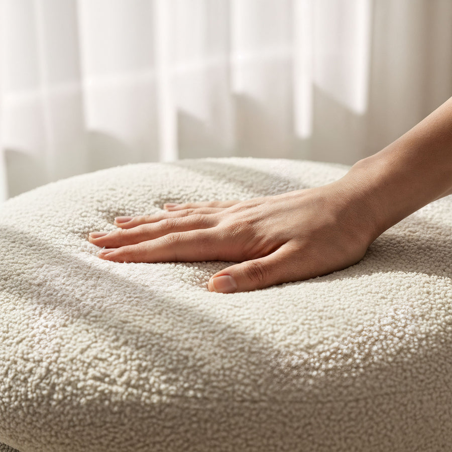 Sitzhocker – MOLLIS – Weiches Design mit praktischer Funktion