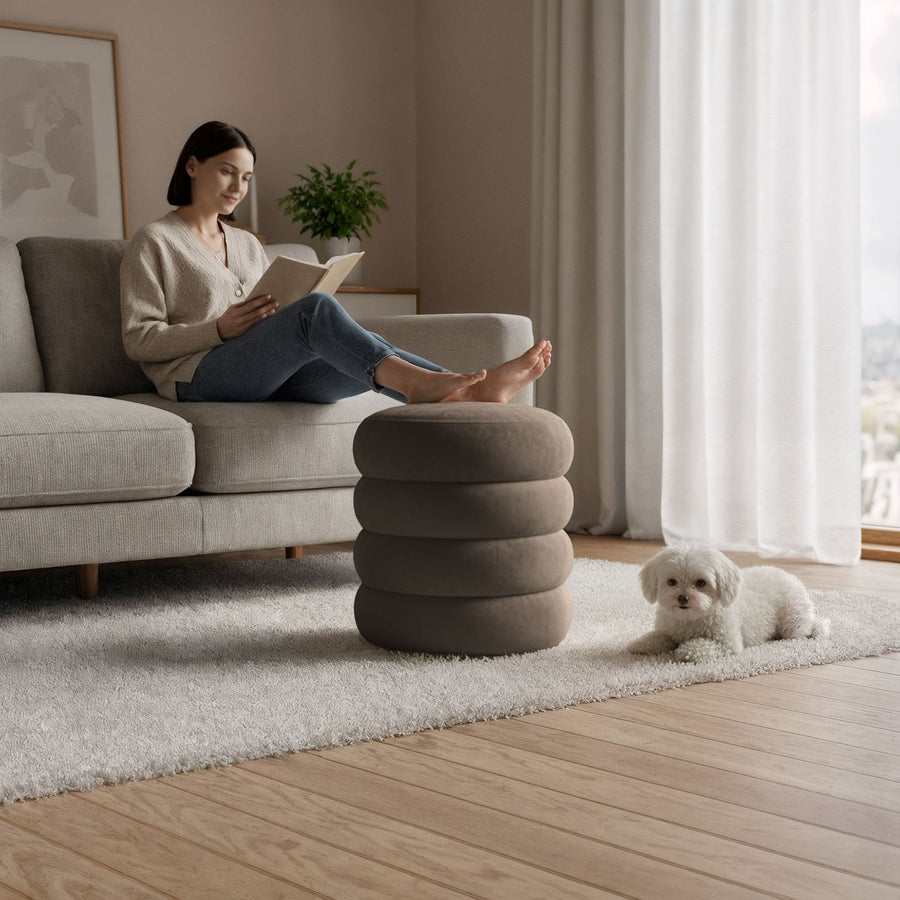 Sitzhocker – SNUGGO – Eleganter Samthocker mit Stauraum im modernen Design