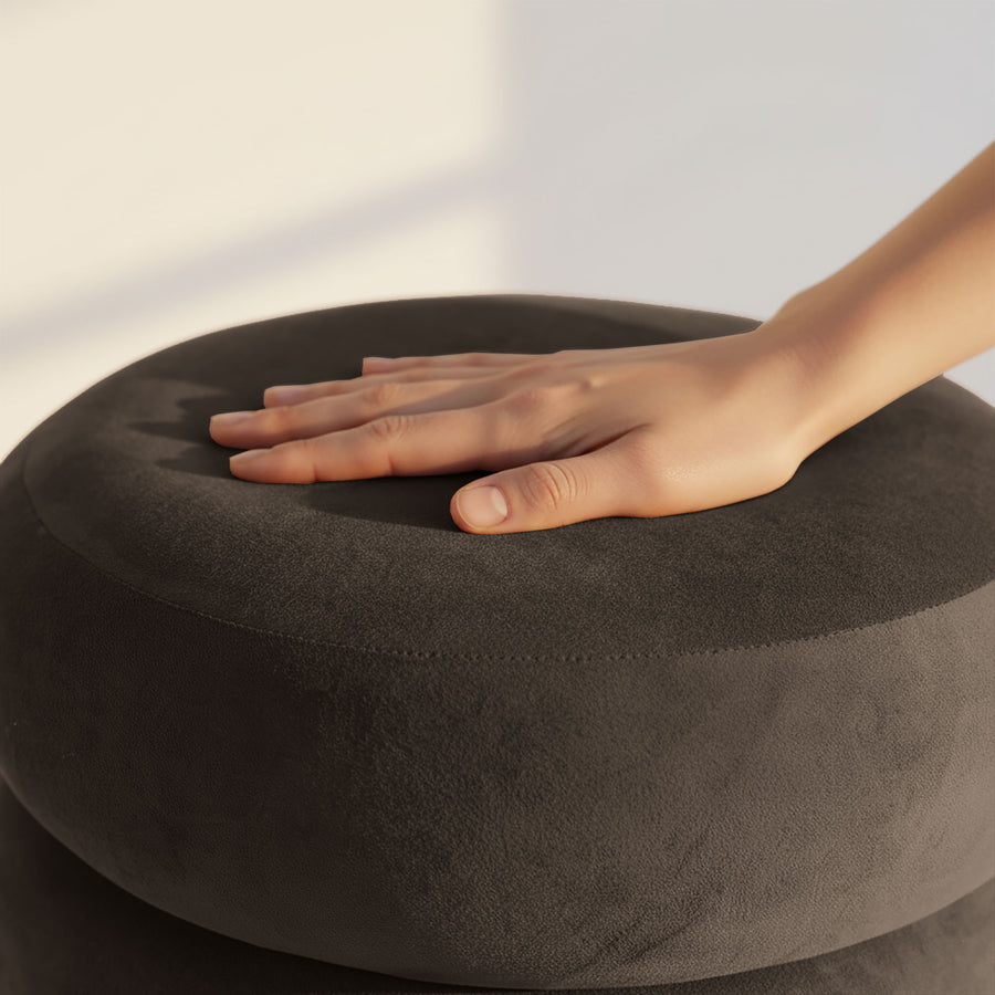 Sitzhocker – SNUGGO – Eleganter Samthocker mit Stauraum im modernen Design