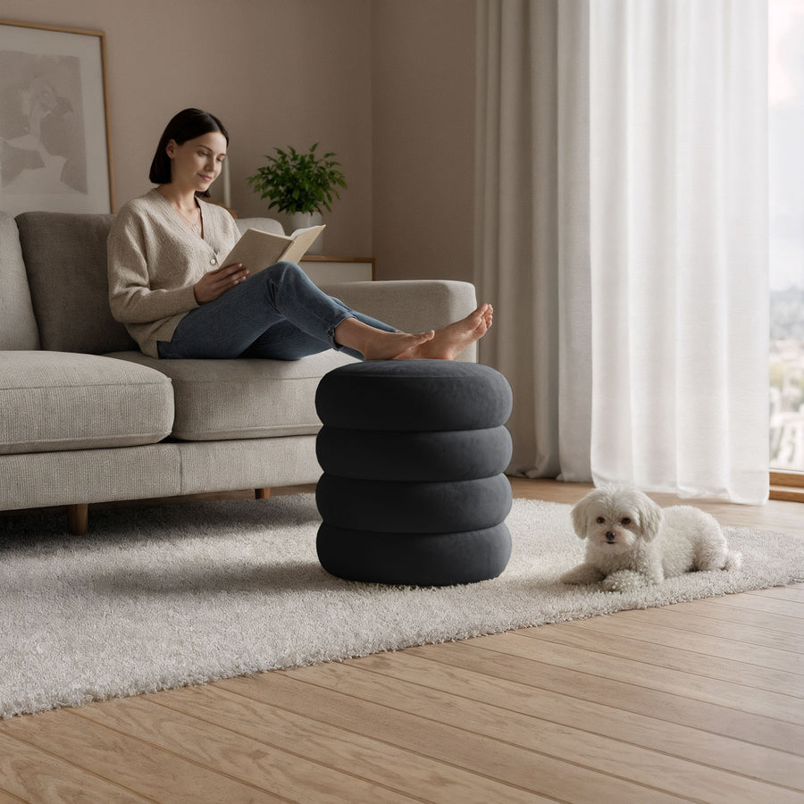 Sitzhocker – SNUGGO – Eleganter Samthocker mit Stauraum im modernen Design