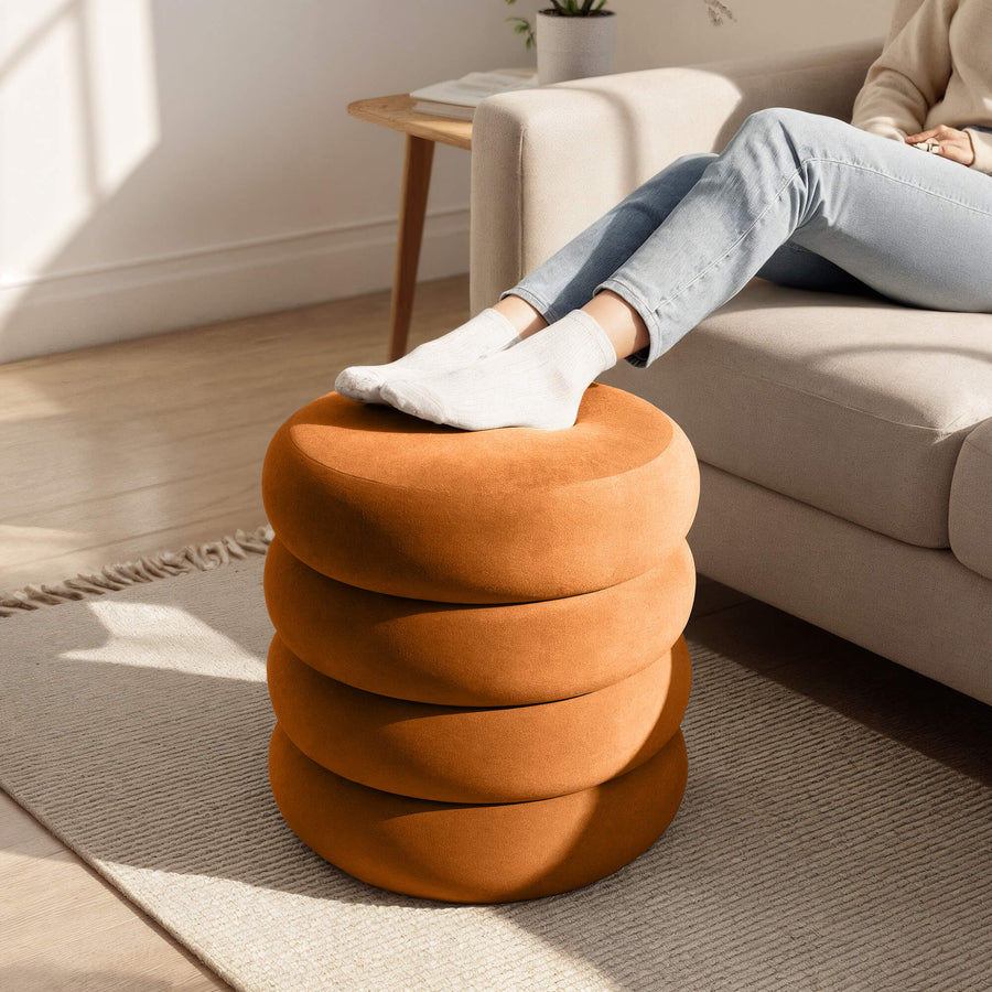 Sitzhocker – SNUGGO – Eleganter Samthocker mit Stauraum im modernen Design