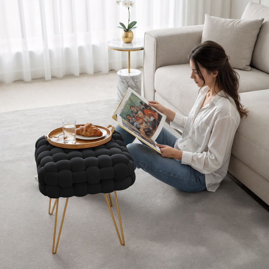 Sitzhocker – DOTTY – Geflochtener Samthocker im modernen Boho Stil