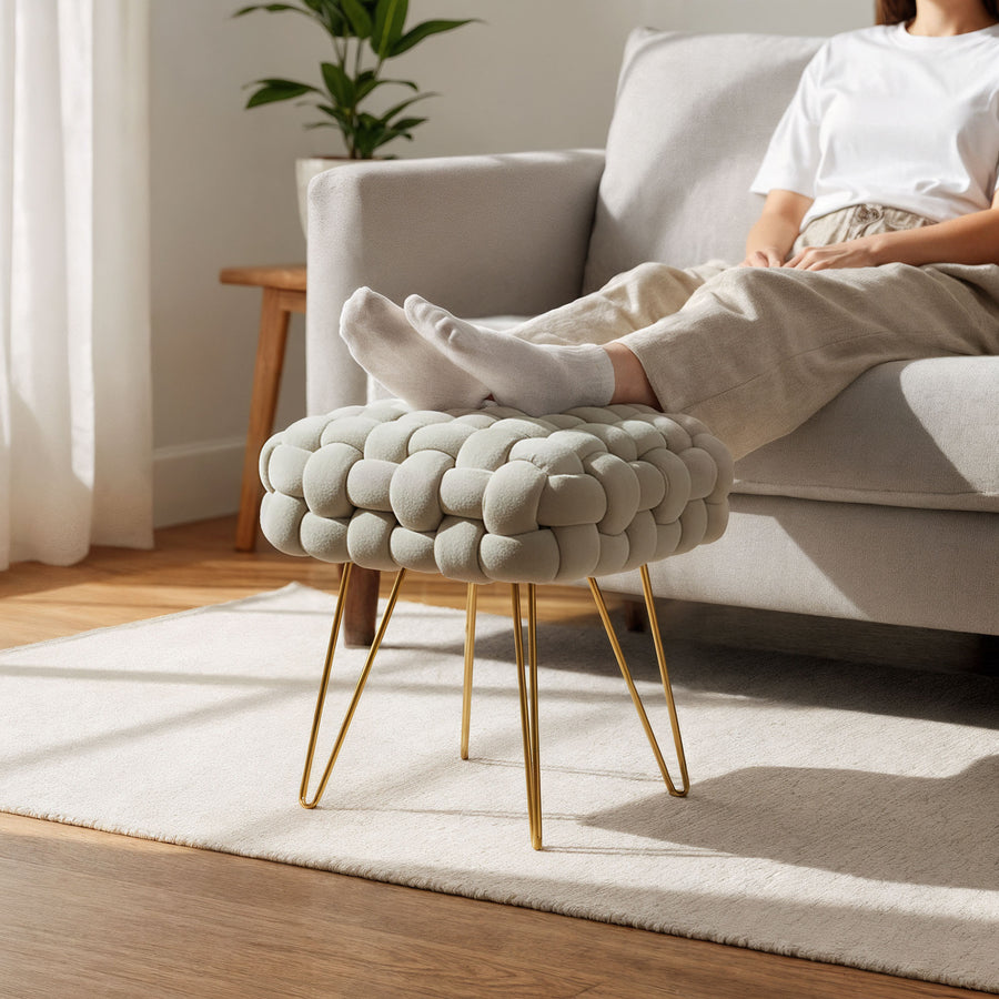 Sitzhocker – DOTTY – Geflochtener Samthocker im modernen Boho Stil